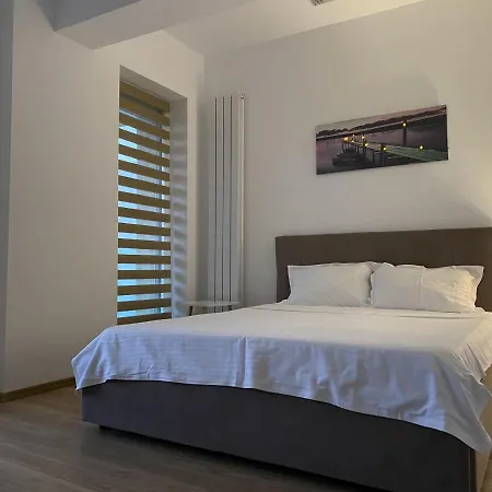 Moonlight Summer Apartment